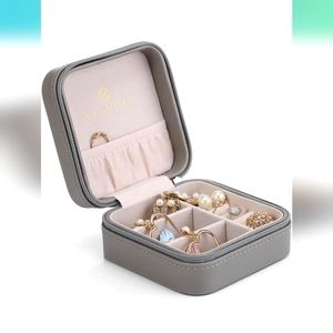 Vlando Small Faux Leather Travel Jewelry Box Organizer Display Storage Case for